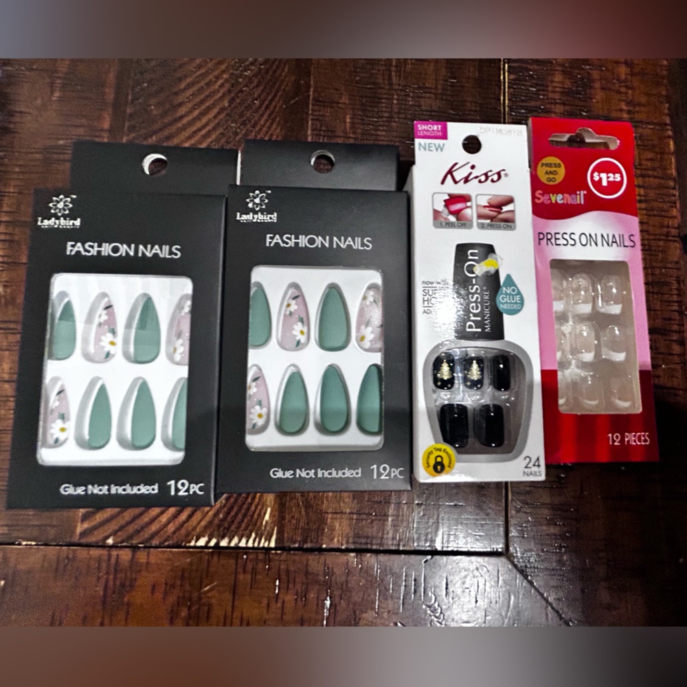 Kiss Black and Silver Press-On Nails Set and other sets